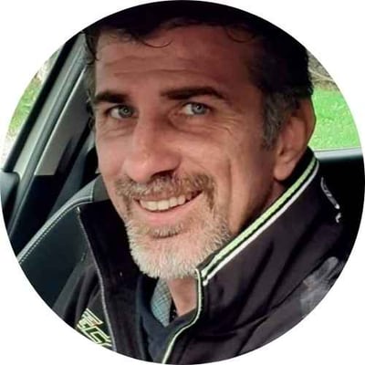 Franck, responsable équipe urgence chez Altys Toiture Salleboeuf