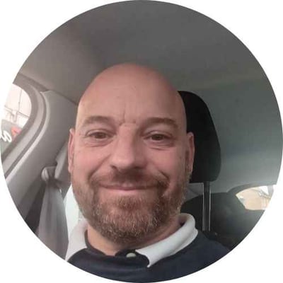 Stéphane, chef d’équipe toiture chez Altys Toiture Salleboeuf